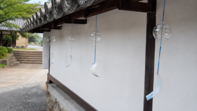 瀬田の唐橋近くの雲住寺に並ぶ風鈴