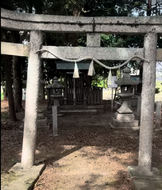 守山市木浜町の木浜稲荷神社境内にある貴船神社の鳥居とお社