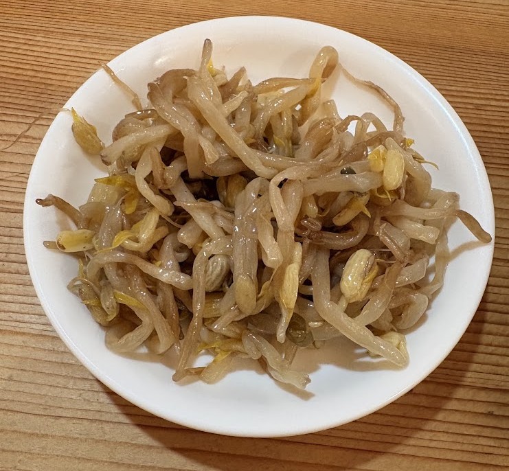 野洲のくらおで提供されている食べ放題の味付けもやし