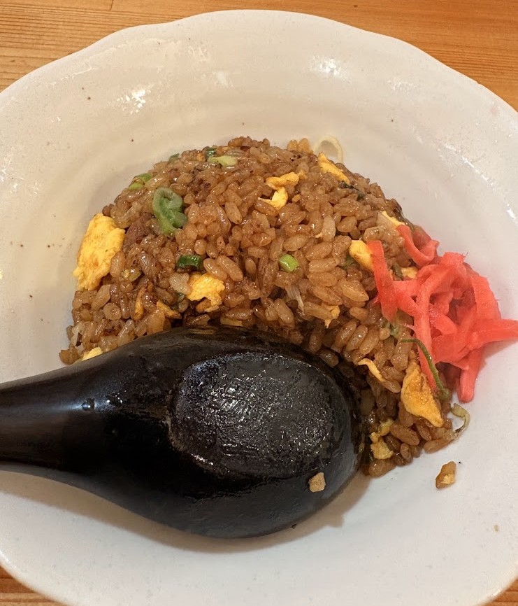 野洲のくらおで注文した黒チャーハン